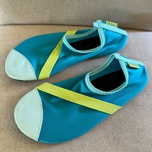 Fitkicks Stretchy Lightweight Activewear Shoes Slippers Blue XS-S
